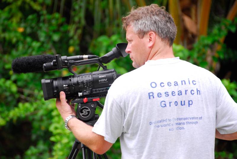 Jonathan filming in Malaysia. Photo by Pierre Séguin &copy; Jonathan Bird’s Blue World TV